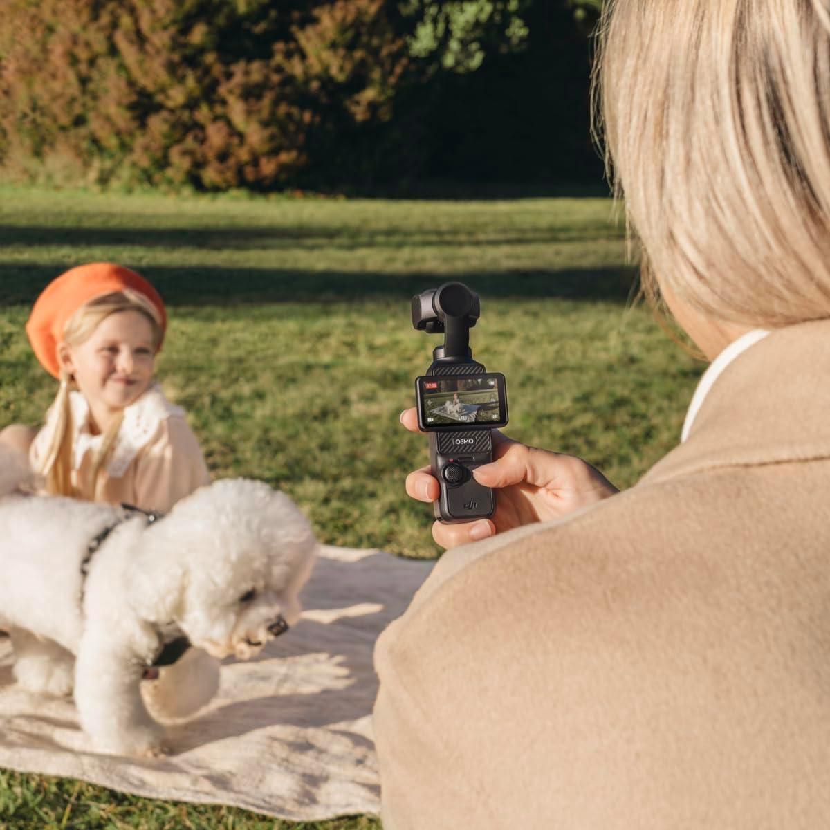 Osmo Pocket 3，Vlogging camera with1-inch CMOS and4K/120fps video, 3-axisstabilization, fast focus,facial/object tracking,2-inch rotatabletouchscreen, smallcamera forphotography,multifunctional